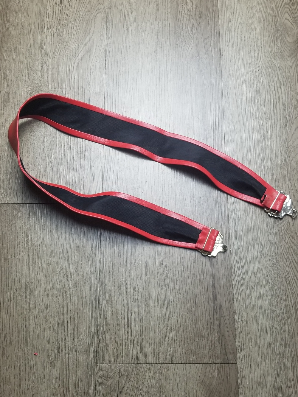 Women's Vintage Red Wide Leather Waist Belt with Goldtone Shell Buckle - Picture 6 of 12